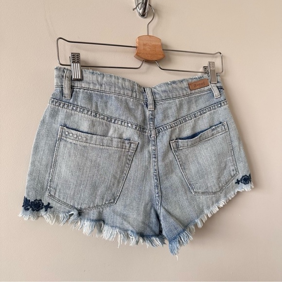 BLANK NYC Embroidered Coastal Cowgirl Wedge Shorts (Size:27) - Picture 8 of 10